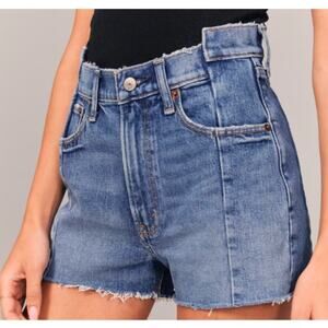 ABERCROMBIE The Mom Short High Rise Asymmetrical Waist Curve Love 29